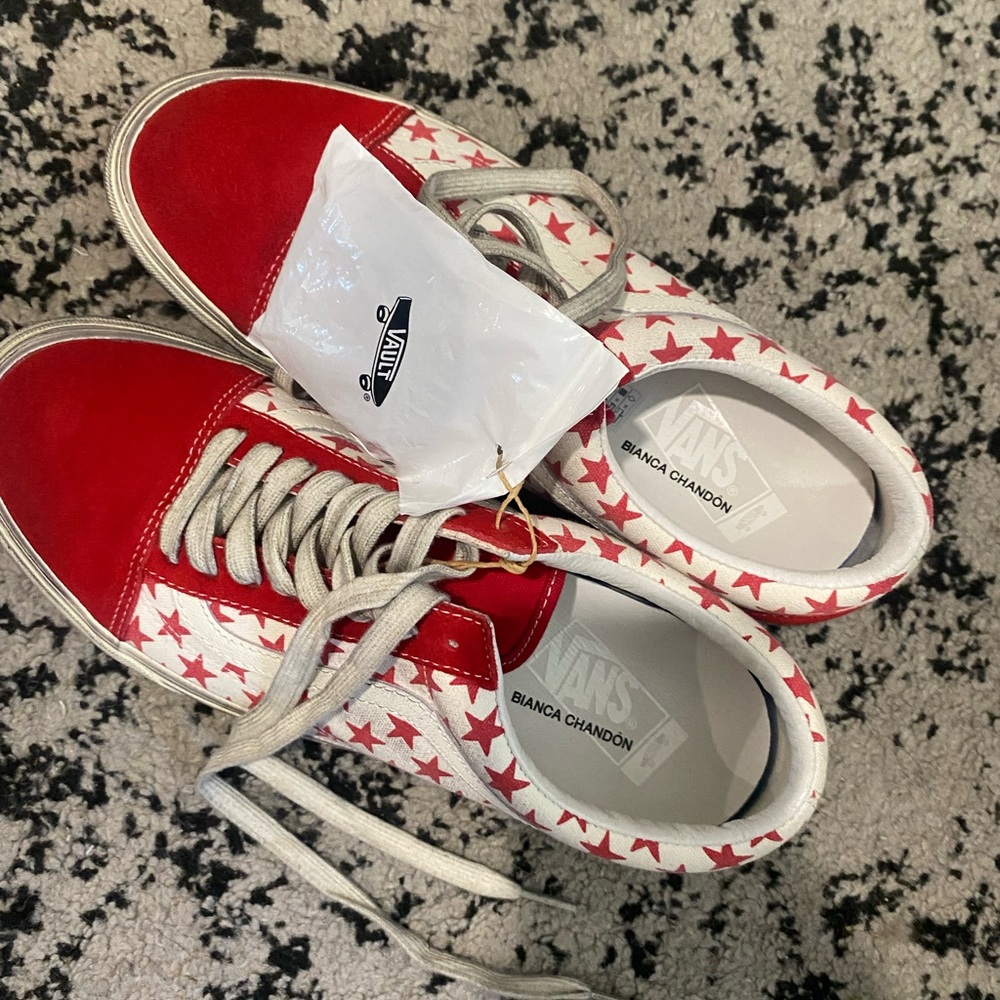 Bianca Chandôn Vans